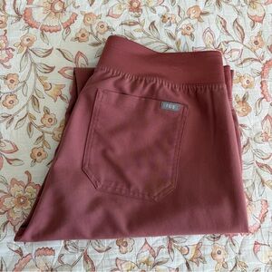 Figs Mauve Livingston scrub pants